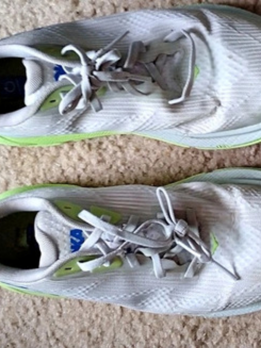 HOKA Clifton 9 running shoes in style no 11311170 STLC Size 6MD